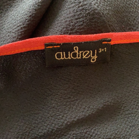 Audrey 3+1 Backless Romper - Picture 4 of 4